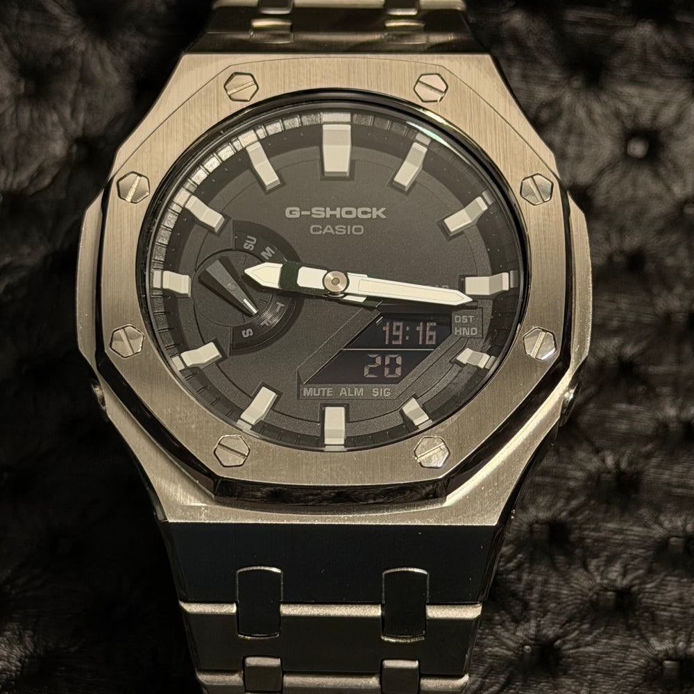SILVER TITANIUM